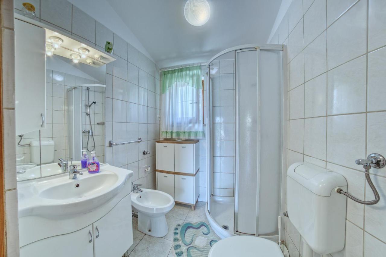 Apartmets Slavica 1644 Banjole Exterior foto